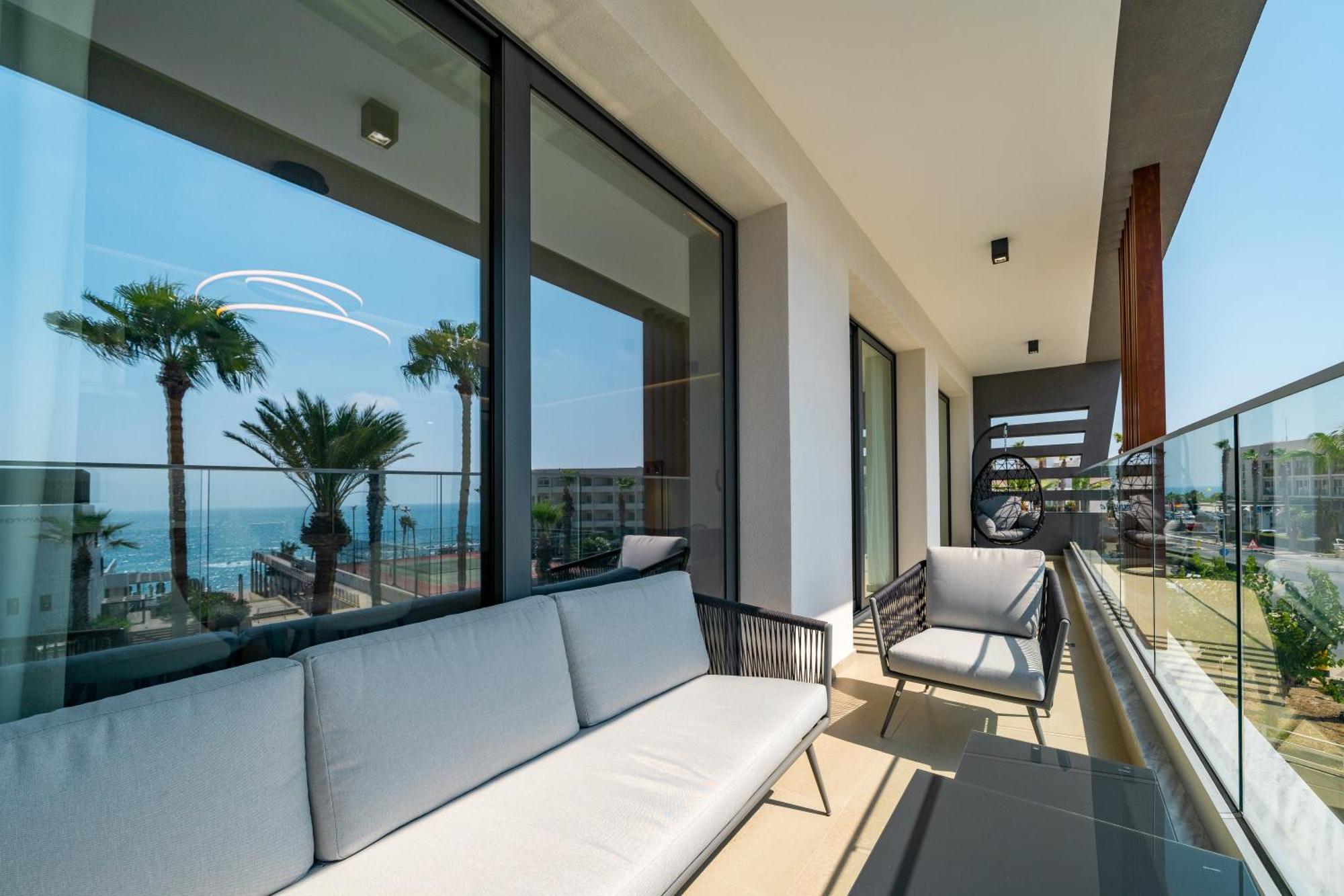 Waterside Sea View Apartments Paphos Habitación foto